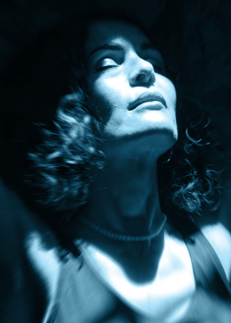Retrato de Amaraël, guía espiritual y canal de luz conectada con el Arcángel Miguel.